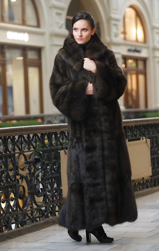 25P Fantastic sable fur coats