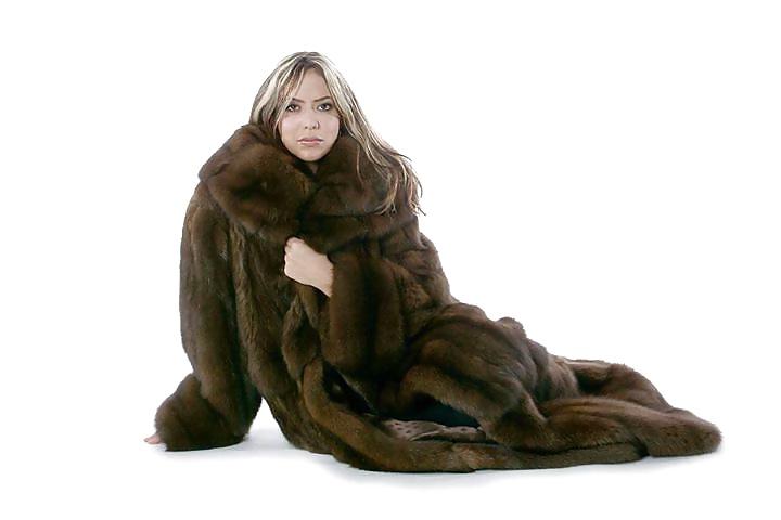 25P Fantastic sable fur coats