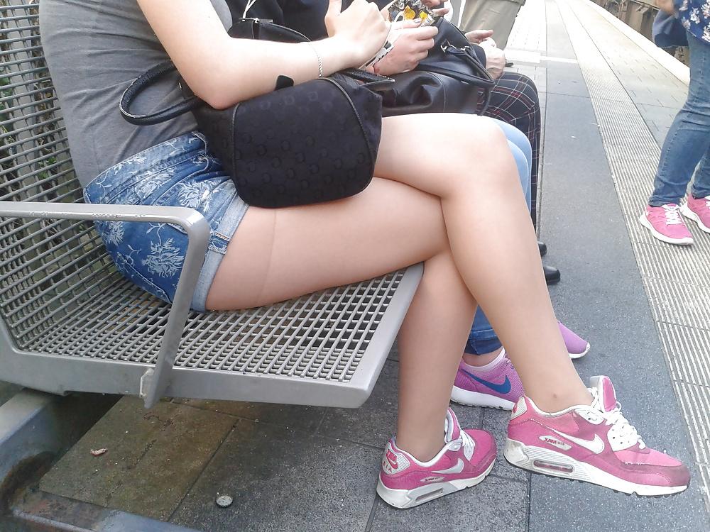 25P Amateur Legs