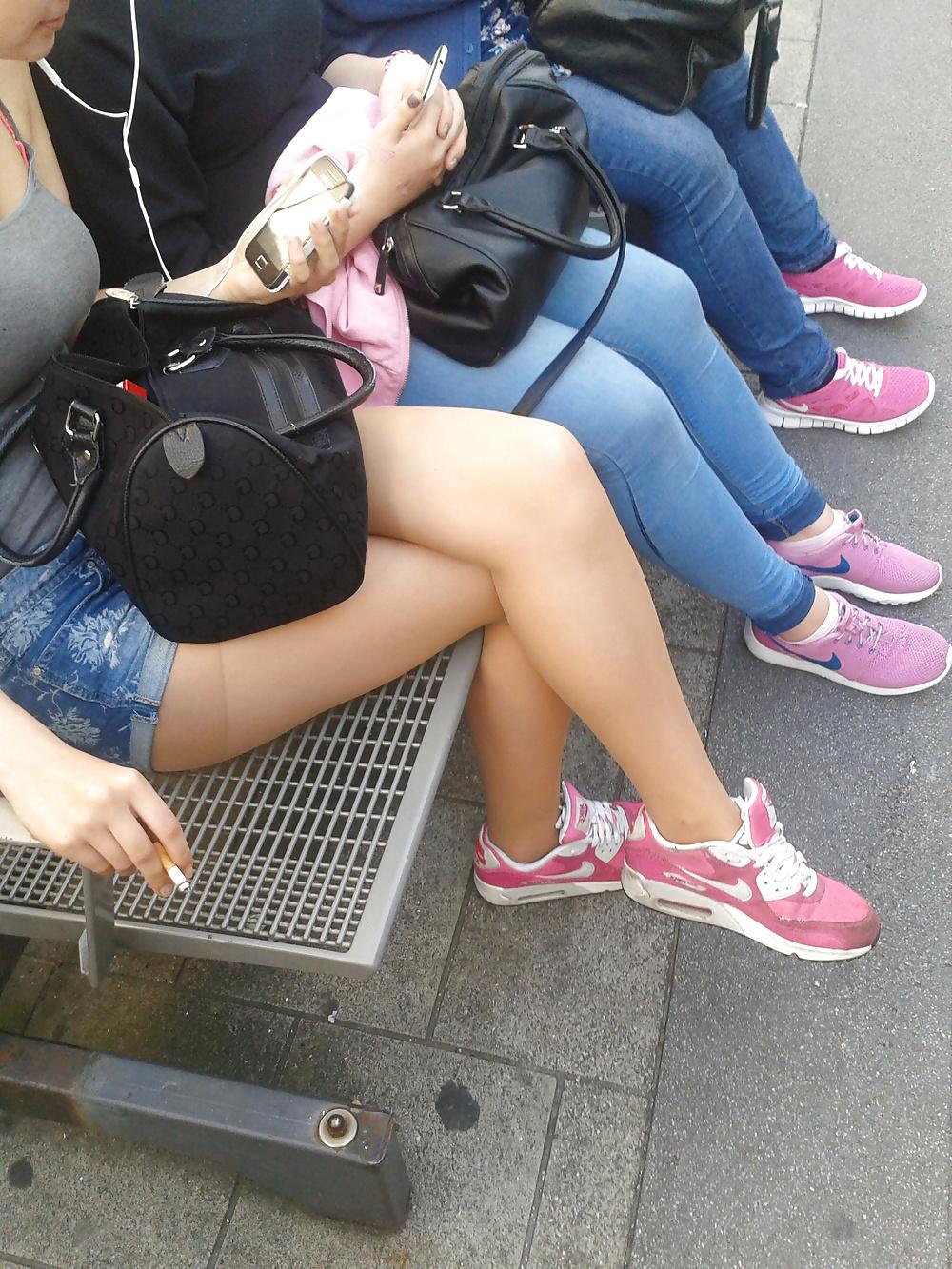 25P Amateur Legs