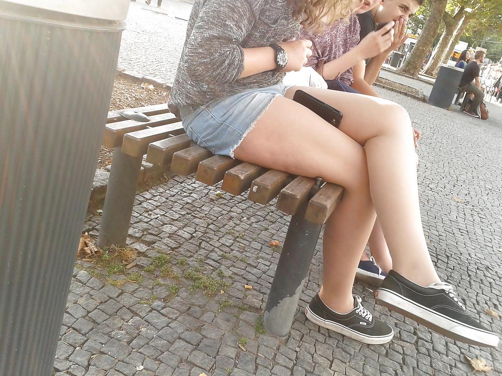 25P Amateur Legs