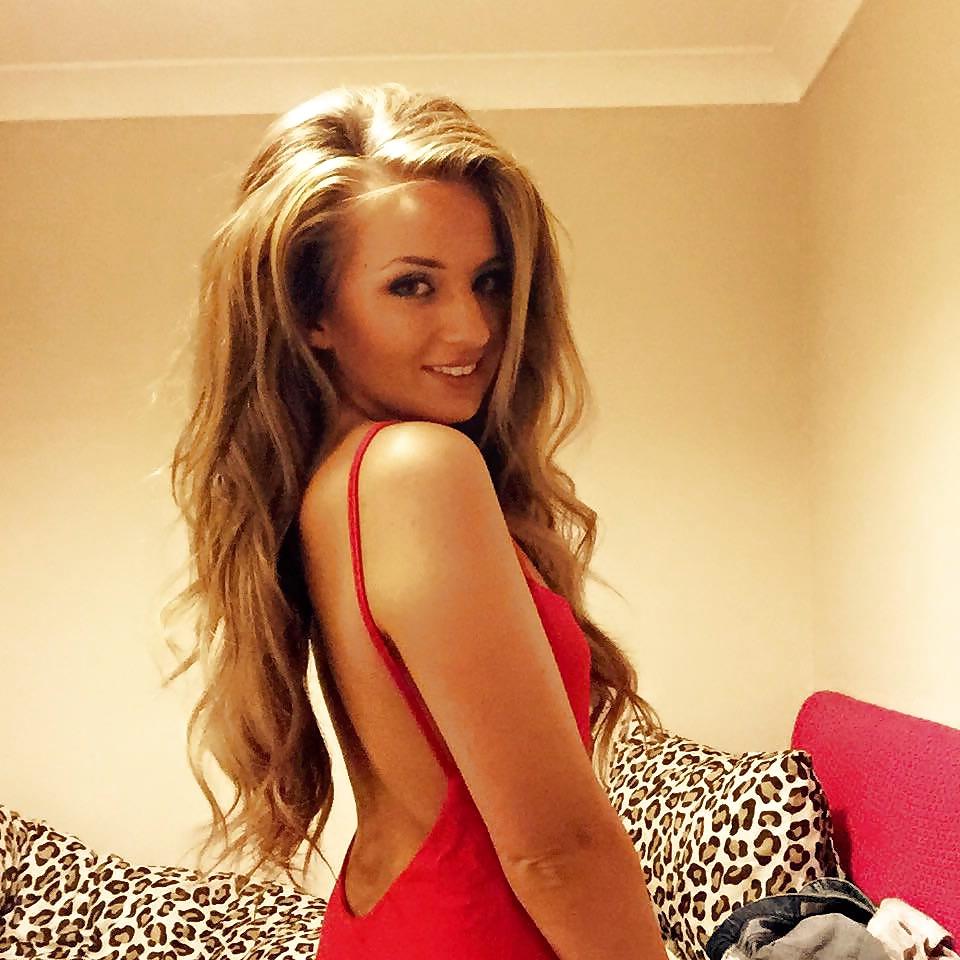 25P Slutty shop girls of scunny