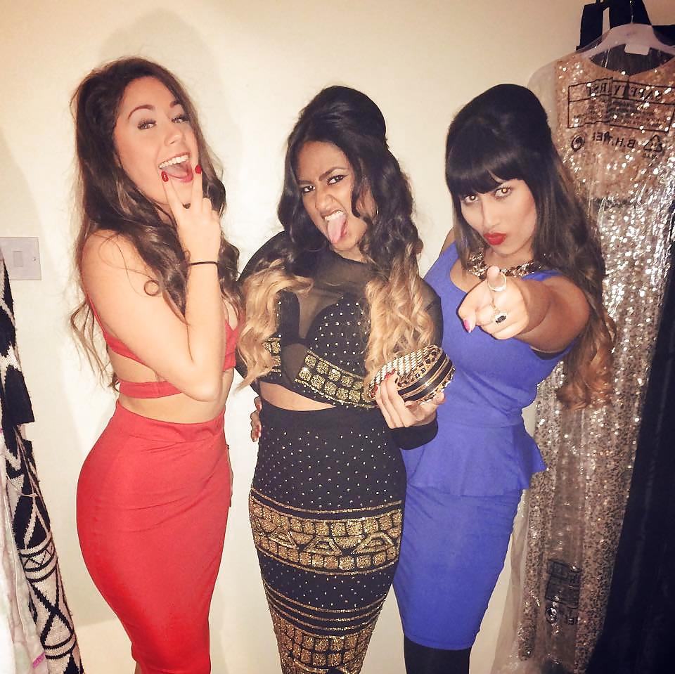 25P Slutty shop girls of scunny