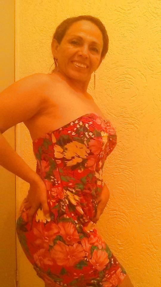 25P Naughty cougar latina
