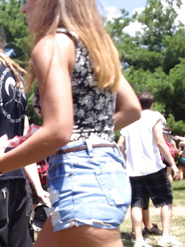 25P Street Voyeur - Tight Shorts Teen Butts - Warptour