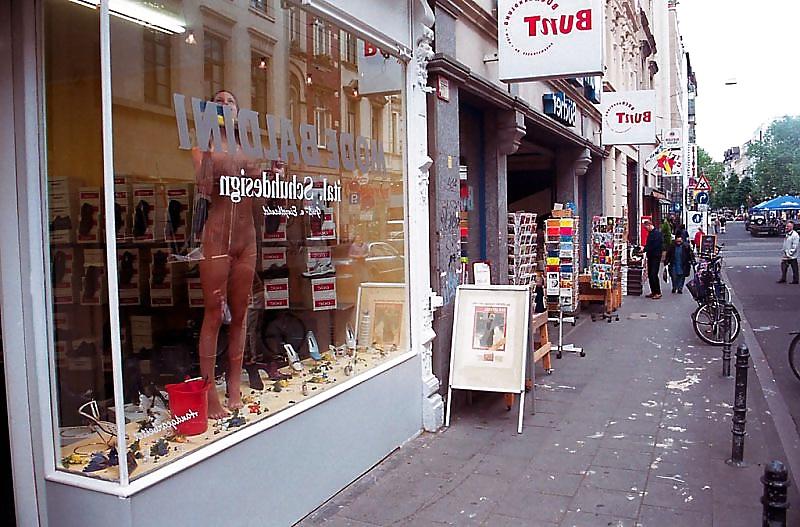 25P Nude shop keepers