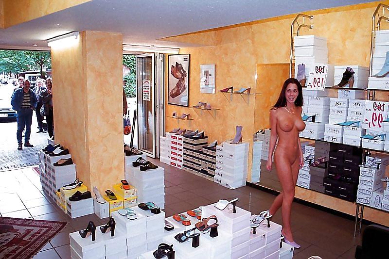 25P Nude shop keepers