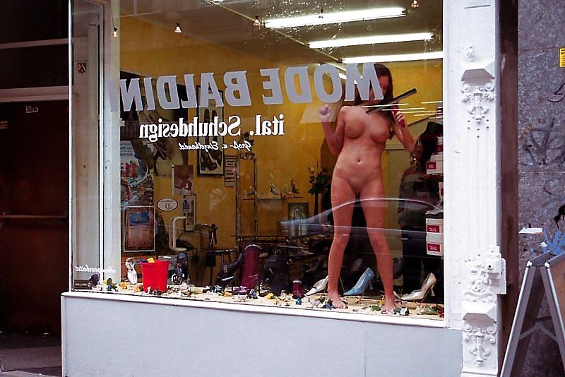 25P Nude shop keepers