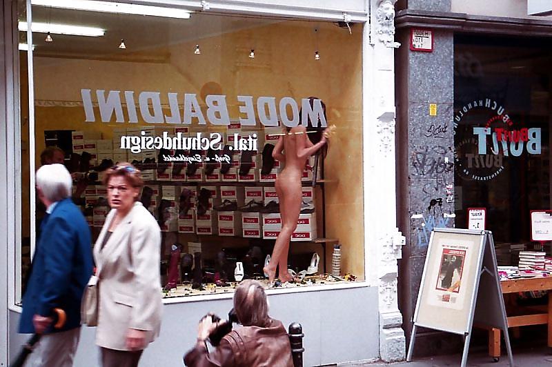 25P Nude shop keepers