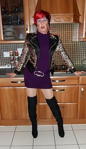 13P Mandy Tranny Housewife