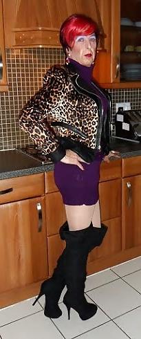 13P Mandy Tranny Housewife