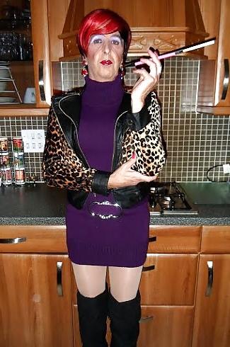 13P Mandy Tranny Housewife