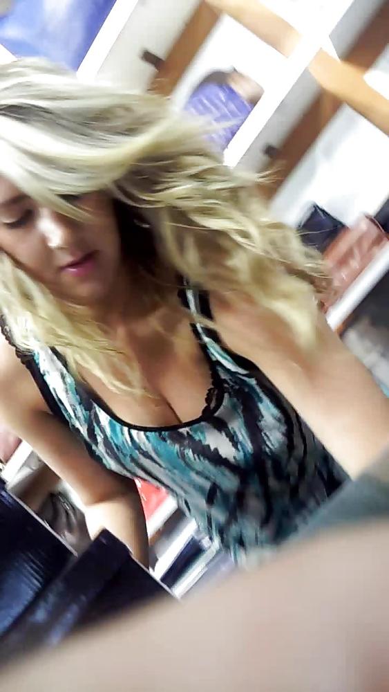 19P Candid Downblouse Blonde Teen Tits