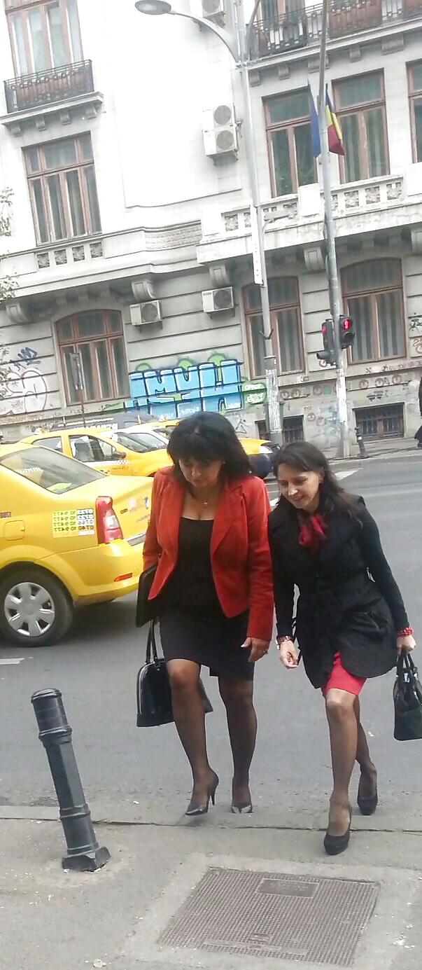 19P Spy sexy mature nylon and face romanian-la cerere