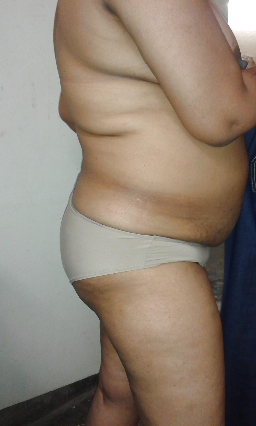 15P Fat belly boobs