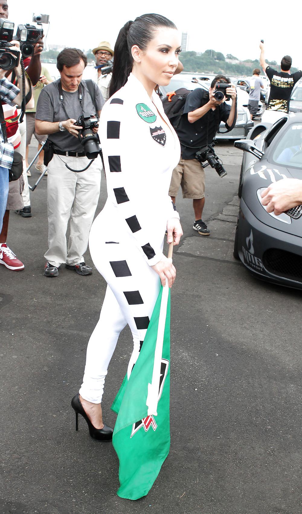 25P Kim Kardashian Car Rally