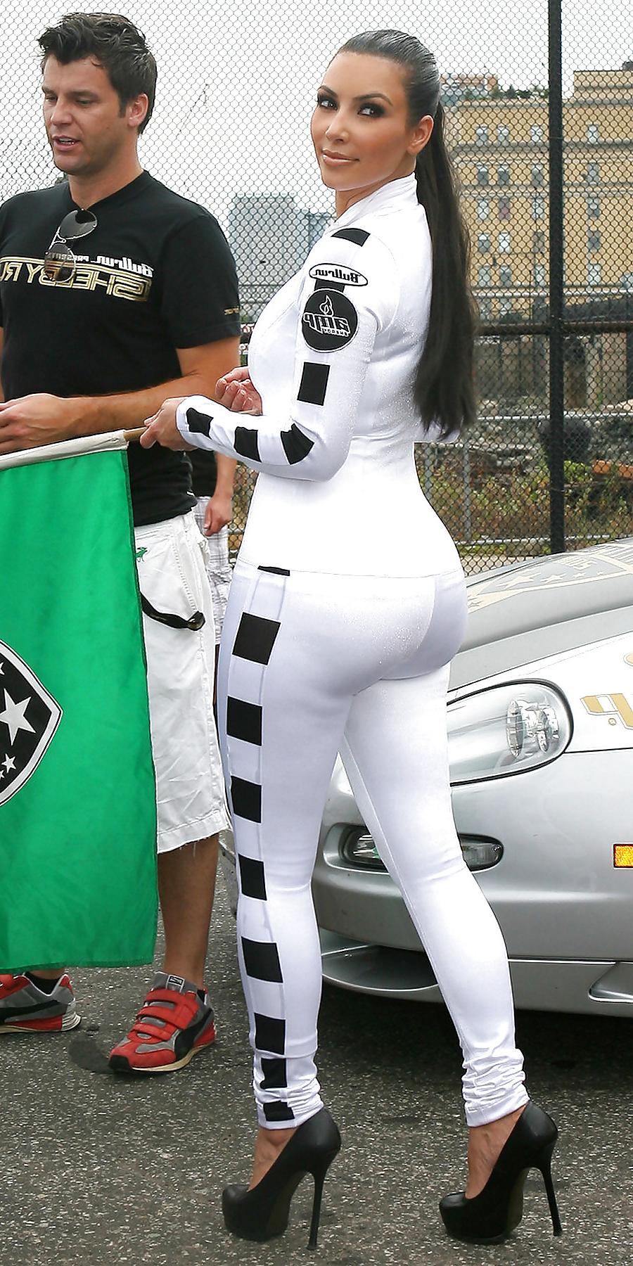 25P Kim Kardashian Car Rally