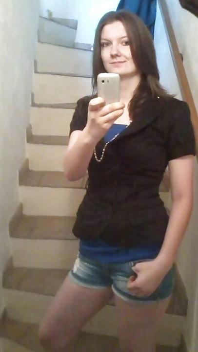 25P Nutte Sandra braucht es hart