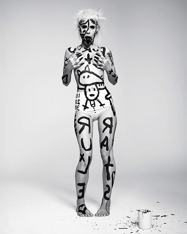 9P Yolandi Visser 