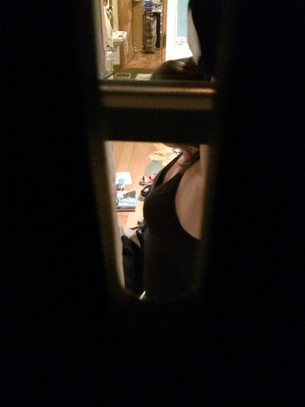 11P Window Voyeur