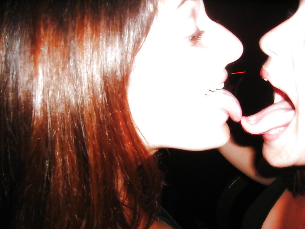 25P Show me your tongue and kiss me