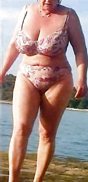 10P Friends Mom Huge Cleavage Bikini 2
