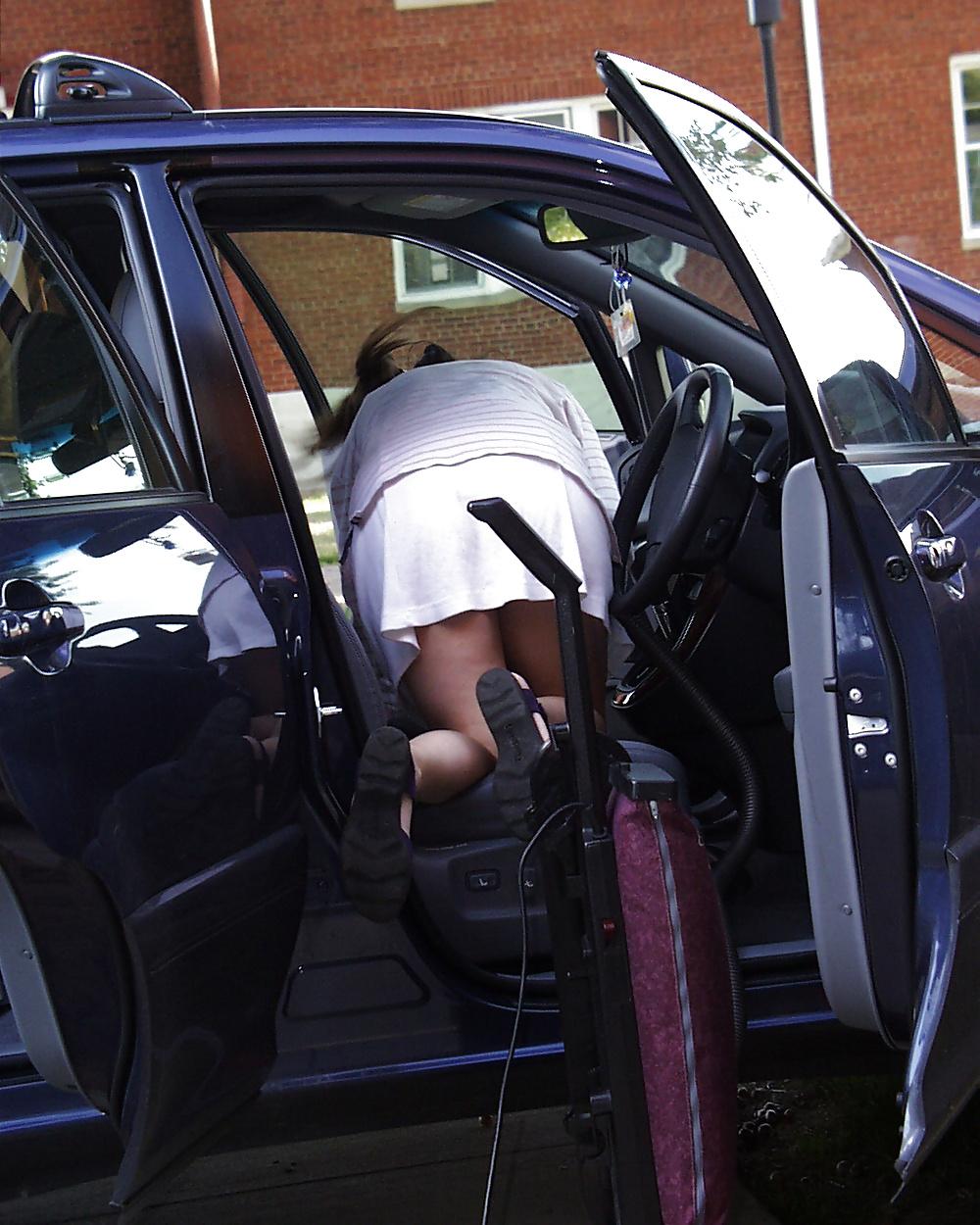 25P NEIGHBOR'S WIFE CLEANING HER CAR (Candid)