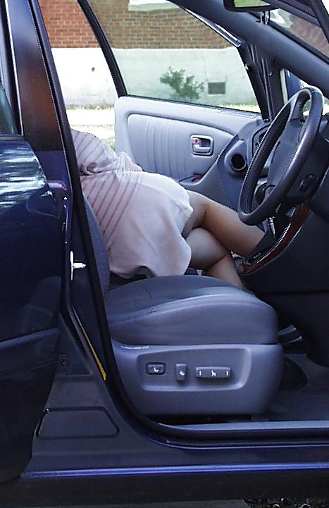 25P NEIGHBOR'S WIFE CLEANING HER CAR (Candid)