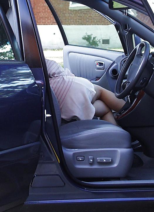 25P NEIGHBOR'S WIFE CLEANING HER CAR (Candid)