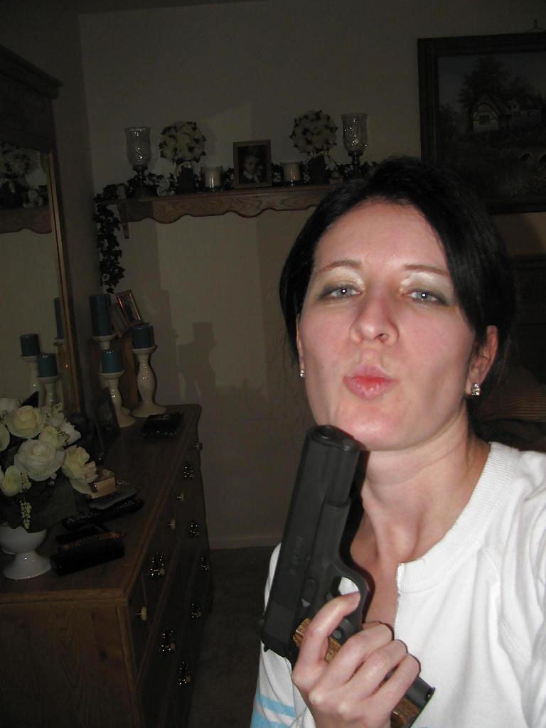 25P SHOW YOUR WIFE - JULIAN