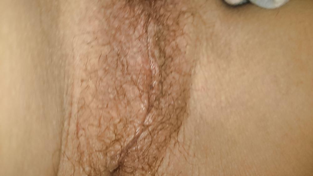 25P Up close of a beautiful hairy pussy