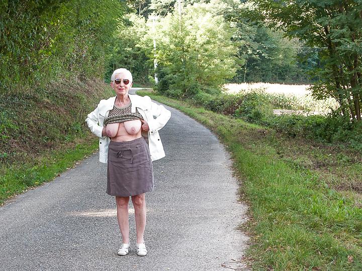15P Romy 67yo in country