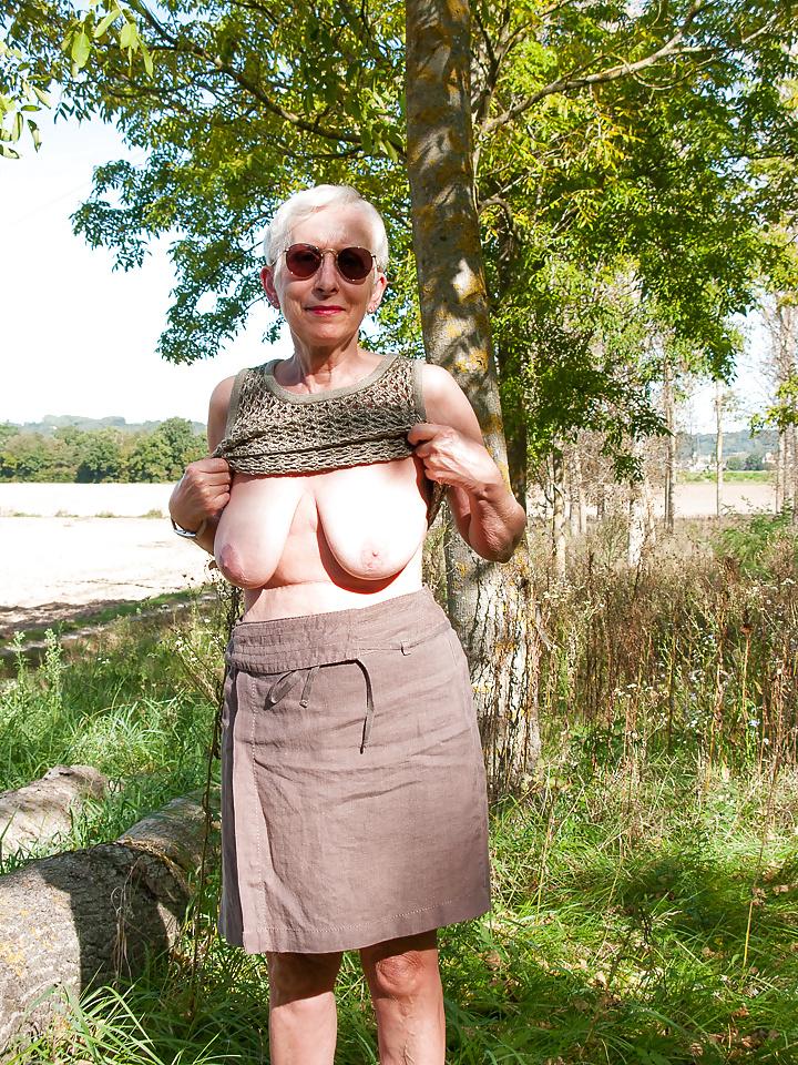 15P Romy 67yo in country