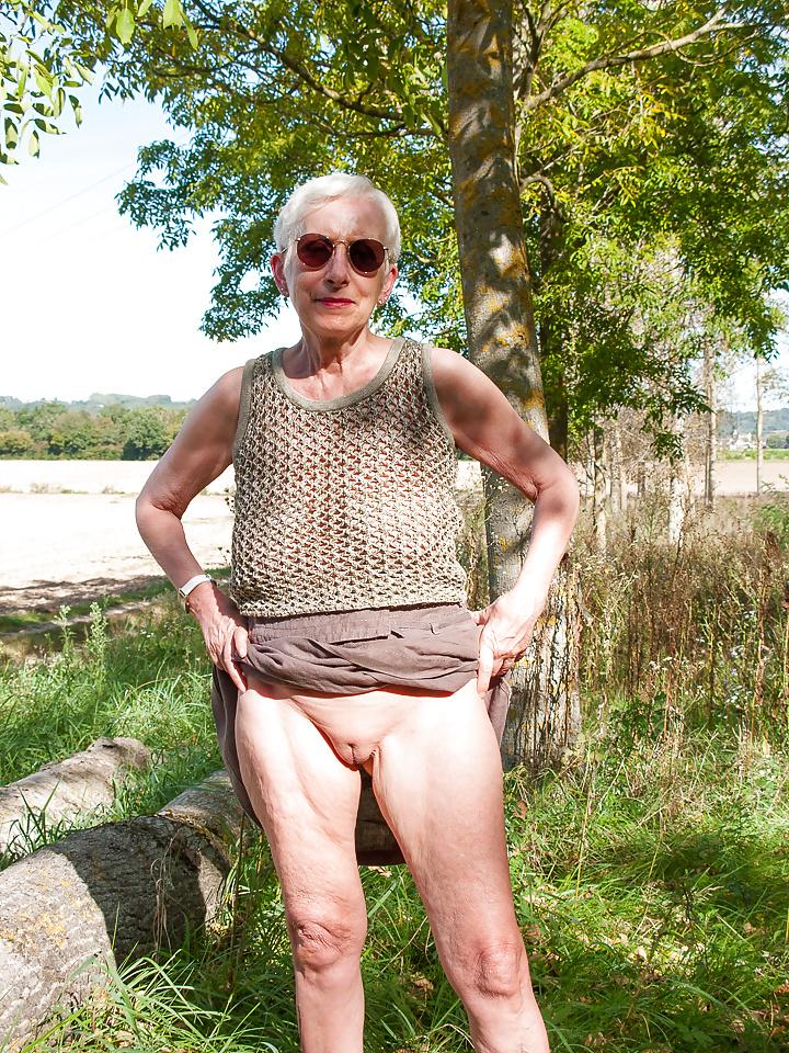15P Romy 67yo in country