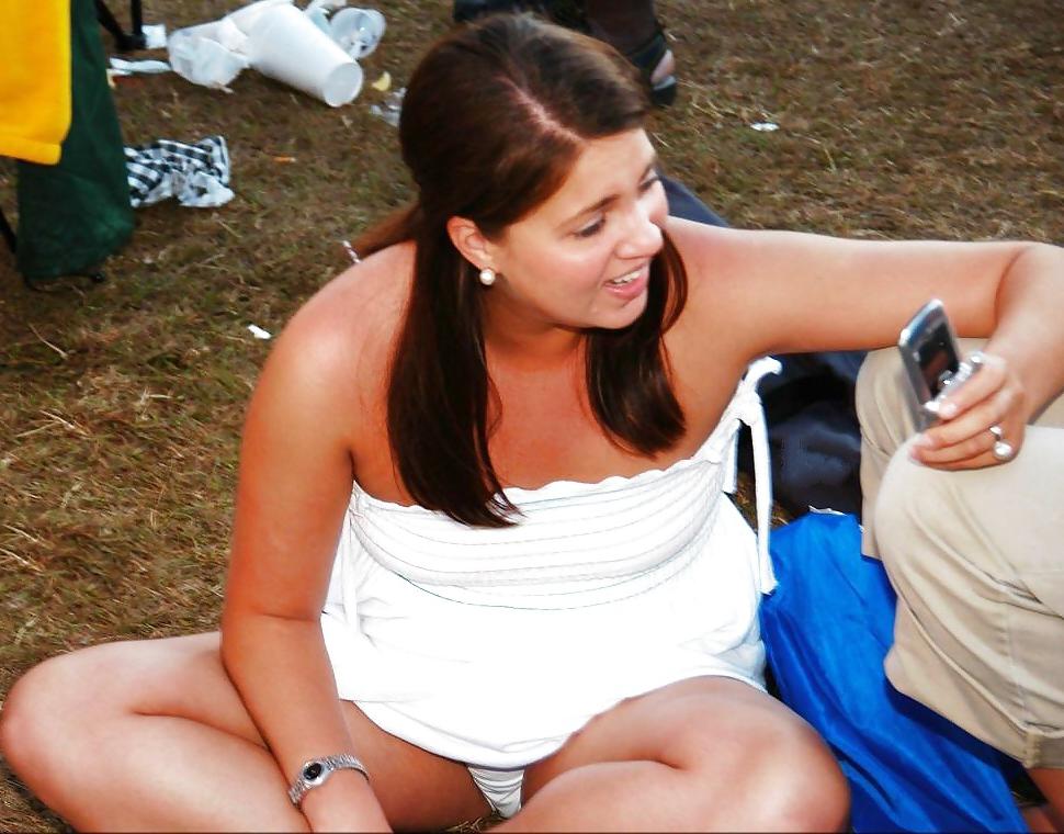 25P Upskirt White Panties 1