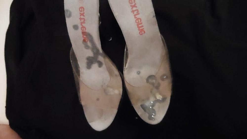 25P Big cumshot over clear High Heels