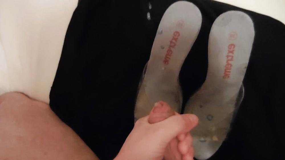 25P Big cumshot over clear High Heels