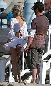 25P Upskirt Windy 3