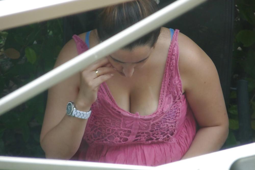 7P Candid Downblouse Busty Latina Wife