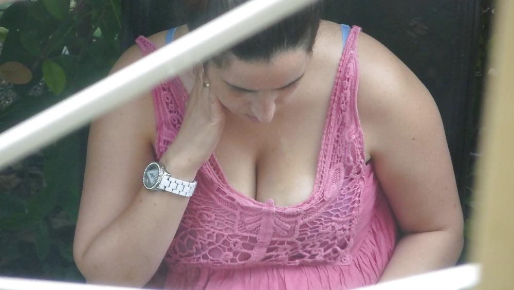 7P Candid Downblouse Busty Latina Wife