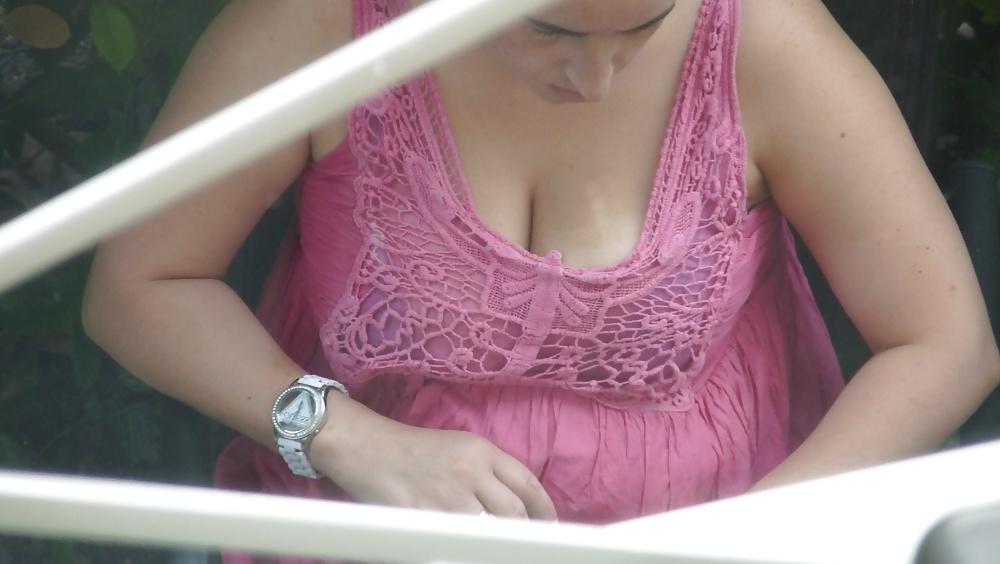 7P Candid Downblouse Busty Latina Wife