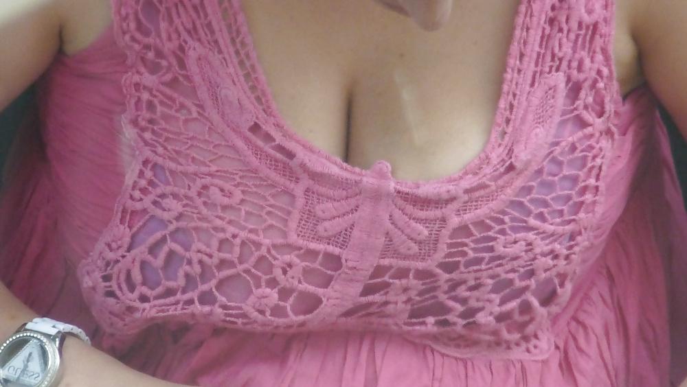 7P Candid Downblouse Busty Latina Wife