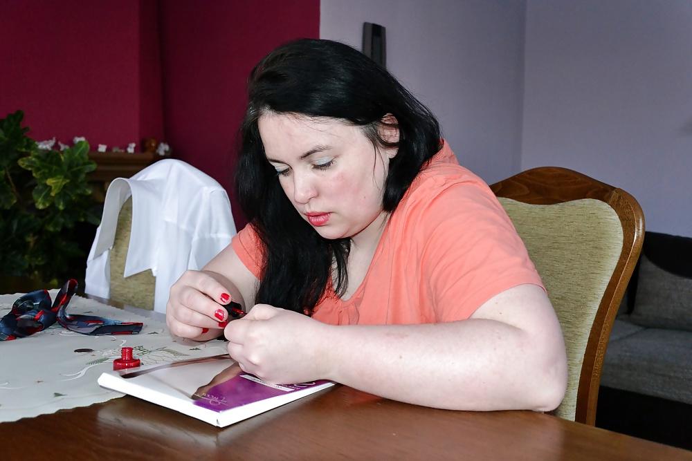 25P Chubby Housewife 3