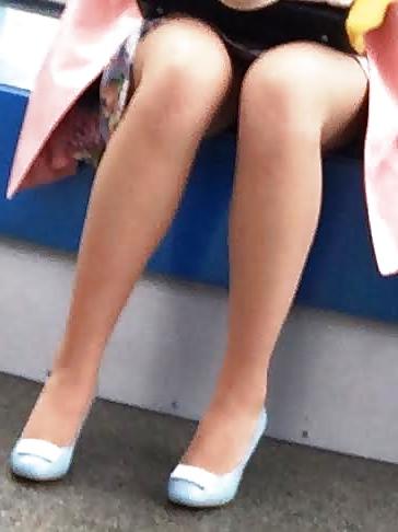 18P Candid upskirt babes & milfs 02 09 14