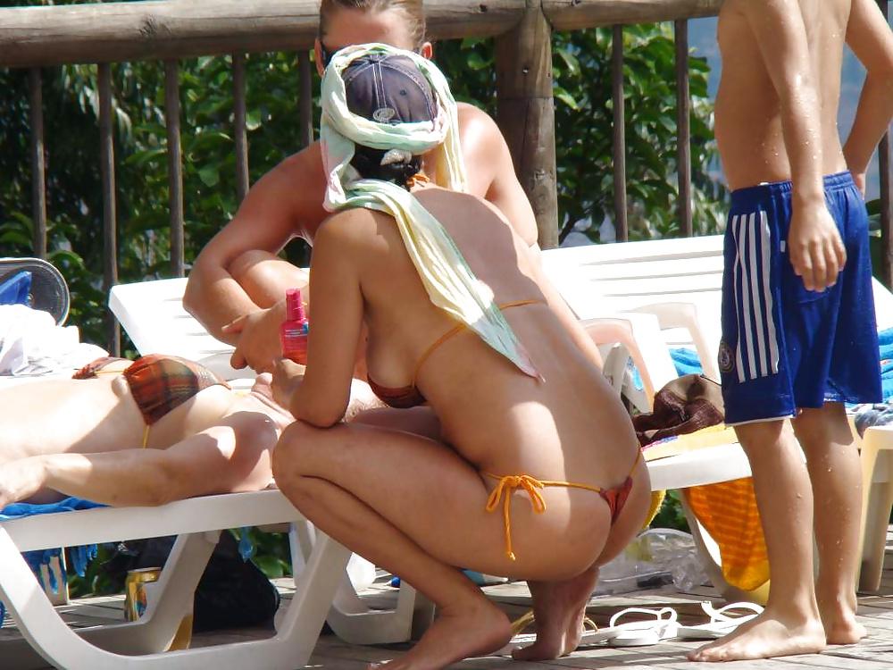25P Espiando vecinas en piscina 2 