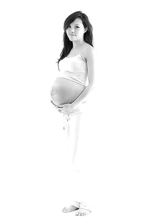 25P Enceinte Ventre nue - Naked pregnant belly 4