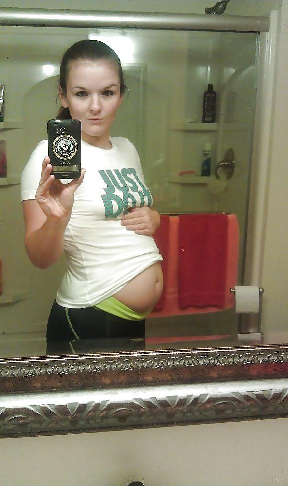 25P Enceinte Ventre nue - Naked pregnant belly 4