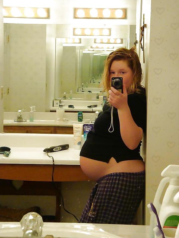 25P Enceinte Ventre nue - Naked pregnant belly 2