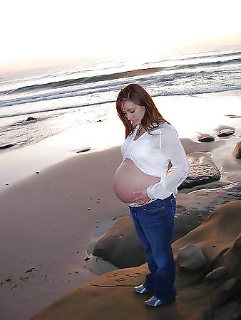 25P Enceinte Ventre nue - Naked pregnant belly 2