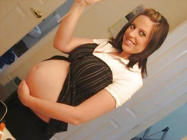 25P Enceinte Ventre nue - Naked pregnant belly 2